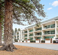Breeze Beachfront Apartments - Whitsundays Accommodation