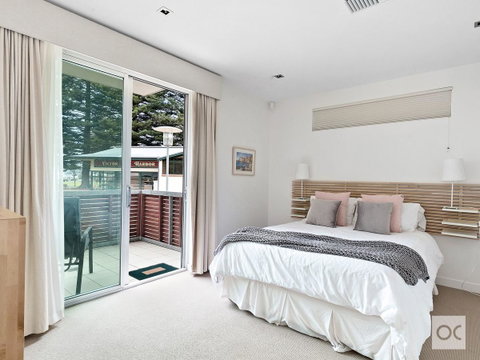 Breeze Beachfront Apartment - Whitsundays Accommodation 29