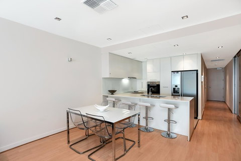 Breeze Beachfront Apartment - Whitsundays Accommodation 10
