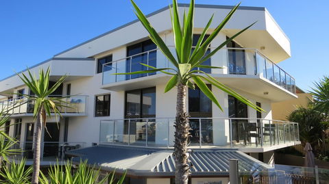 Bayview Beachfront Apartments, In Town Right On The Beach - Whitsundays Accommodation 14