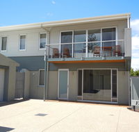 Elandra Holiday Home - Whitsundays Accommodation