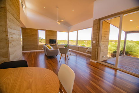 Ecopia Retreat - Whitsundays Accommodation 12