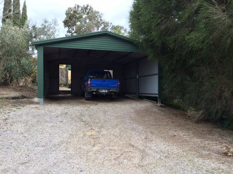 Vineyard Cottage BnB - Whitsundays Accommodation 13