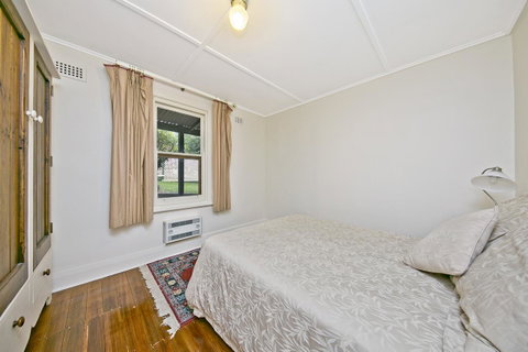 Vineyard Cottage BnB - Whitsundays Accommodation 18