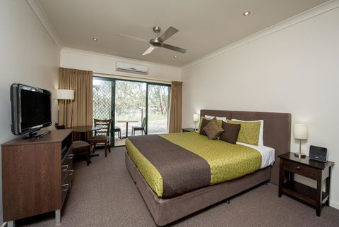 Clare Country Club - Whitsundays Accommodation 25