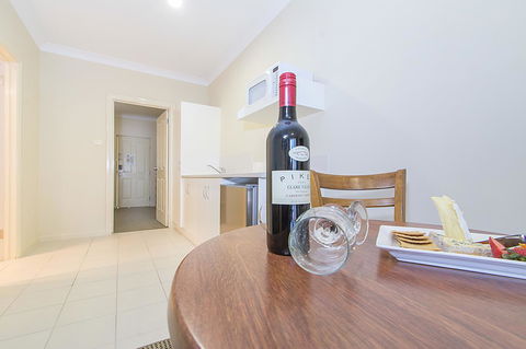 Clare Country Club - Whitsundays Accommodation 11