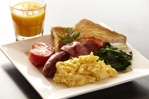 Clare Country Club - Whitsundays Accommodation 1