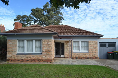 Prospect Holiday House - Whitsundays Accommodation 0