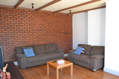 Prospect Holiday House - Whitsundays Accommodation 4