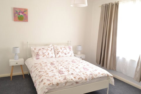 Prospect Holiday House - Whitsundays Accommodation 1