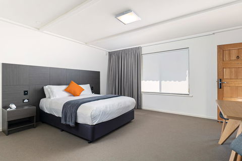 Mick O\'Sheas - Whitsundays Accommodation 4