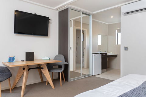 Mick O\'Sheas - Whitsundays Accommodation 1