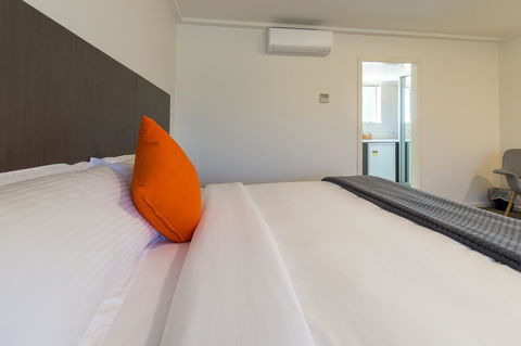 Mick O\'Sheas - Whitsundays Accommodation 15