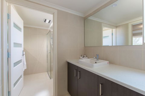 Mick O\'Sheas - Whitsundays Accommodation 28