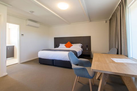 Mick O\'Sheas - Whitsundays Accommodation 29