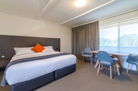 Mick O\'Sheas - Whitsundays Accommodation 16