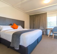 Mick O'Sheas - Whitsundays Accommodation