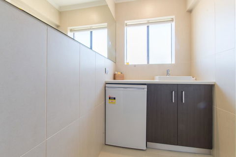 Mick O\'Sheas - Whitsundays Accommodation 27