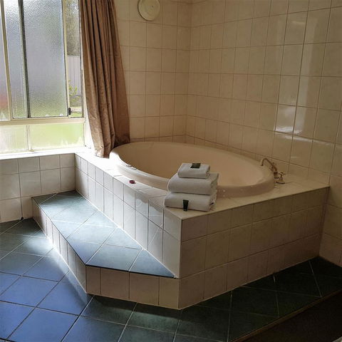 Barossa Weintal Hotel - Whitsundays Accommodation 11