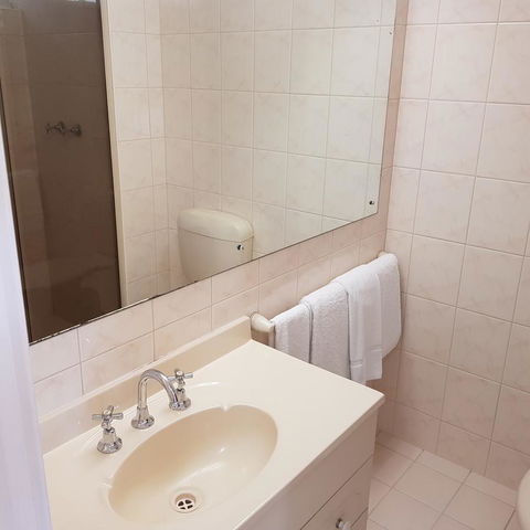 Barossa Weintal Hotel - Whitsundays Accommodation 19