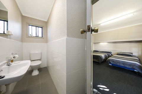 Border Village Roadhouse - Whitsundays Accommodation 38