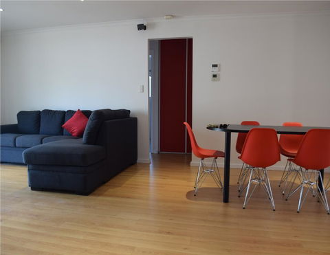 South Coast Escape - Whitsundays Accommodation 10