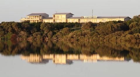Lakeview Motel And Apartments - Whitsundays Accommodation 28