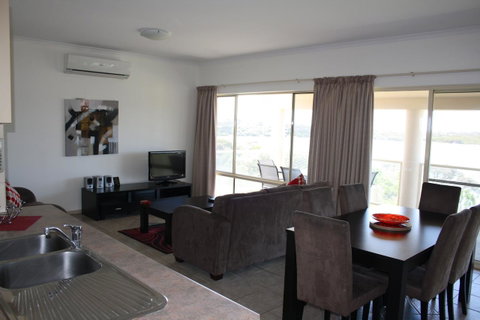 Lakeview Motel And Apartments - Whitsundays Accommodation 6