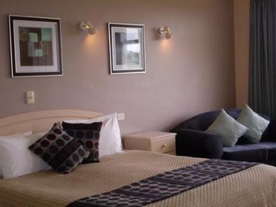 Lakeview Motel And Apartments - Whitsundays Accommodation 32