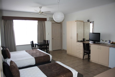 Lakeview Motel And Apartments - Whitsundays Accommodation 7