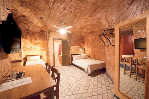 The Underground Motel - Whitsundays Accommodation 21
