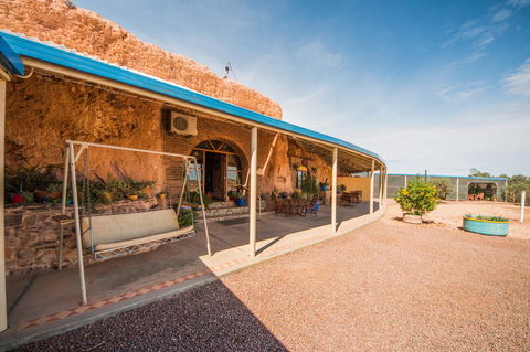 The Underground Motel - Whitsundays Accommodation 23