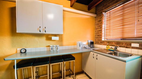The Underground Motel - Whitsundays Accommodation 14