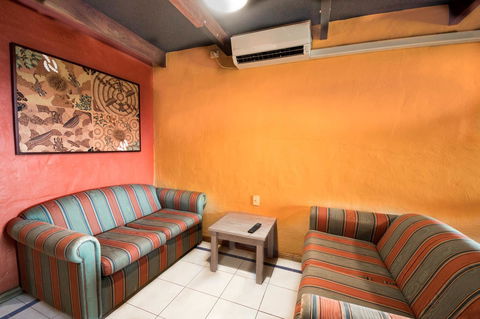The Underground Motel - Whitsundays Accommodation 15