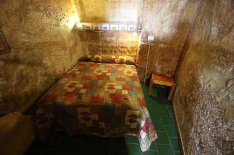 The Underground Motel - Whitsundays Accommodation 3