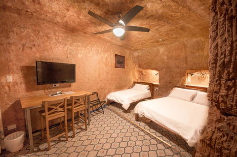 The Underground Motel - Whitsundays Accommodation 8