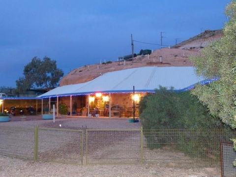 The Underground Motel - Whitsundays Accommodation 0