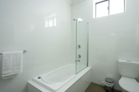 City Centre Motel Hotel - Whitsundays Accommodation 27