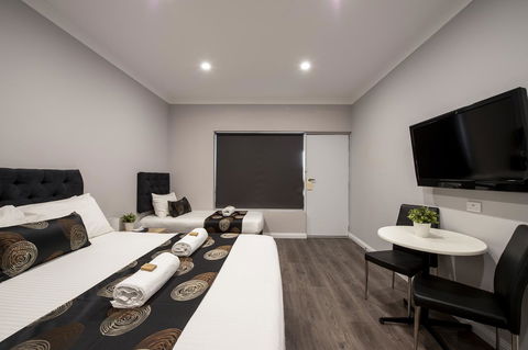 City Centre Motel Hotel - Whitsundays Accommodation 0