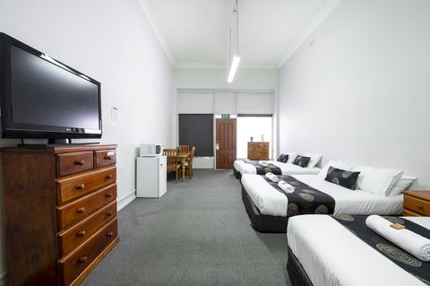 City Centre Motel Hotel - Whitsundays Accommodation 7