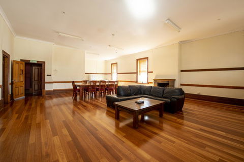 City Centre Motel Hotel - Whitsundays Accommodation 37