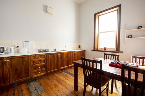 City Centre Motel Hotel - Whitsundays Accommodation 4