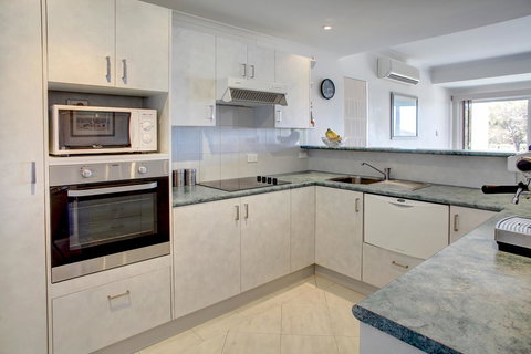 Bay Bliss - Whitsundays Accommodation 7