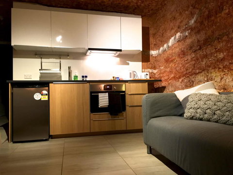 The Lookout Cave Underground Motel - Whitsundays Accommodation 13