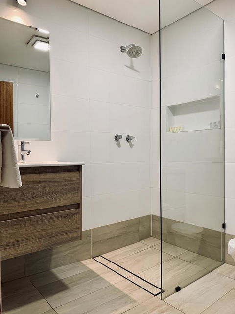 The Lookout Cave Underground Motel - Whitsundays Accommodation 1