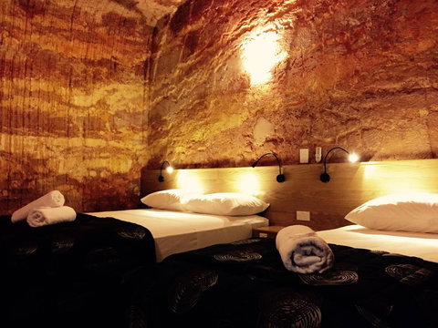 The Lookout Cave Underground Motel - Whitsundays Accommodation 34