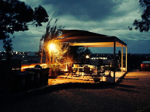 The Lookout Cave Underground Motel - Whitsundays Accommodation 14