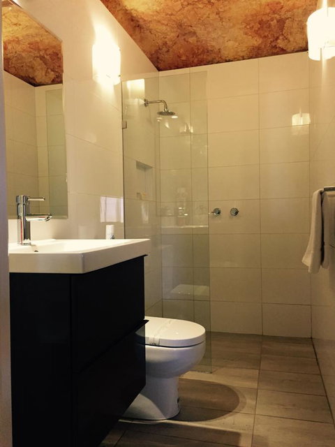 The Lookout Cave Underground Motel - Whitsundays Accommodation 39