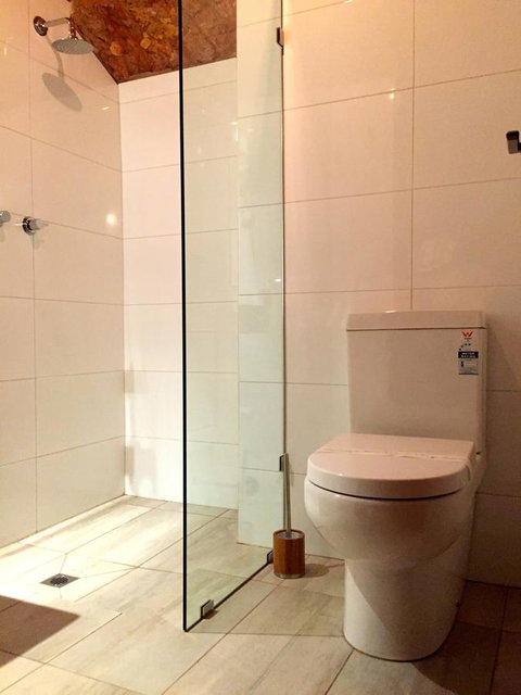 The Lookout Cave Underground Motel - Whitsundays Accommodation 38