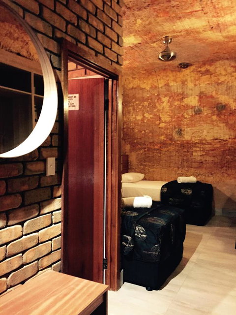 The Lookout Cave Underground Motel - Whitsundays Accommodation 37